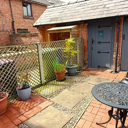 Charming Terrace Home In Whitchurch Whitchurch  Exterior photo
