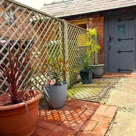 Charming Terrace Home In Whitchurch Whitchurch  Exterior photo