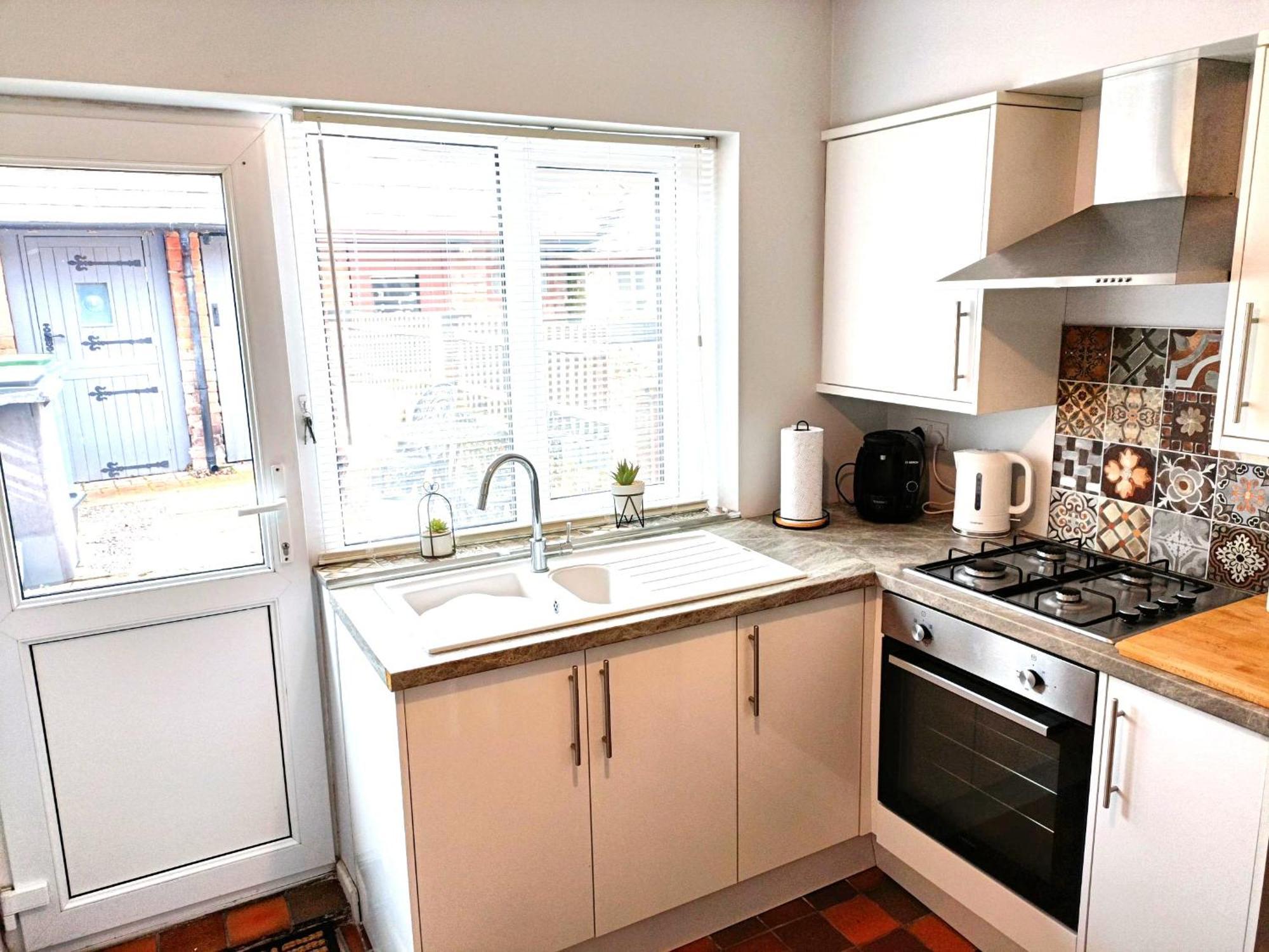 Charming Terrace In Whitchurch Holiday home