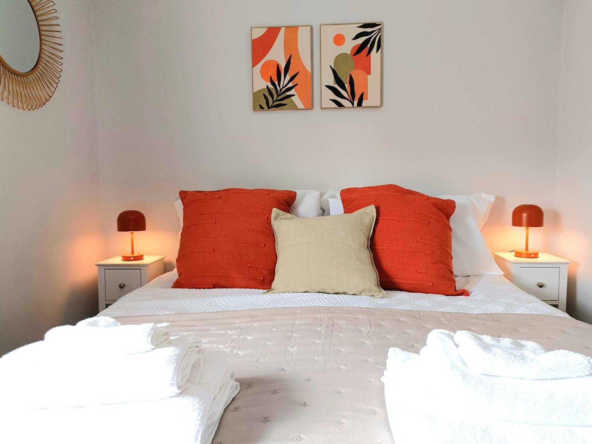 Charming Terrace In Whitchurch Holiday home *