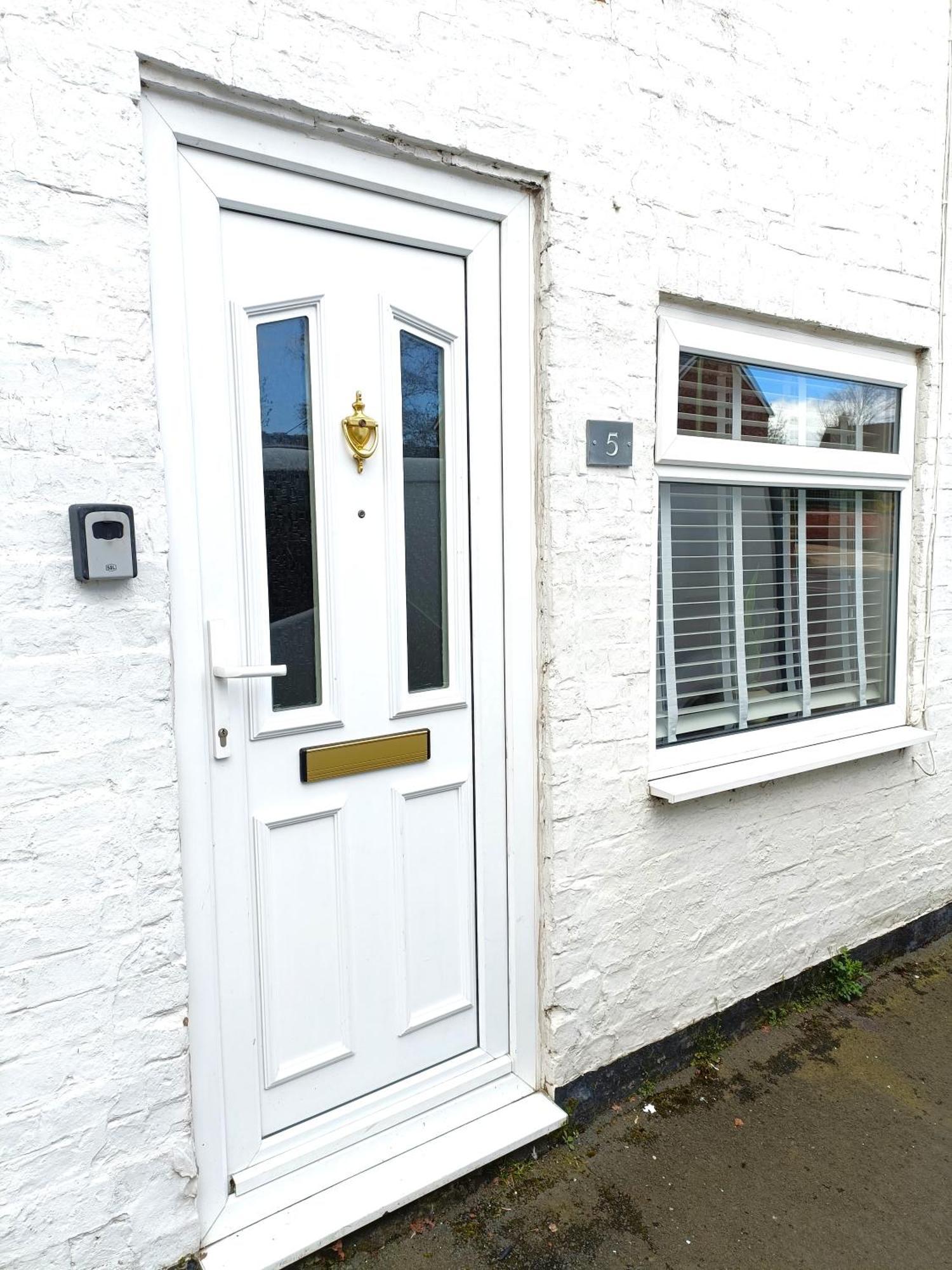 Holiday home Charming Terrace In Whitchurch *